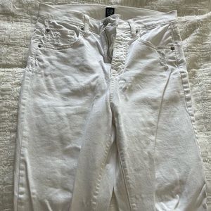 White gap true skinny distressed jeans